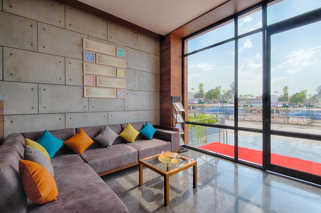 The Elements Hotel Rajkot Exterior photo